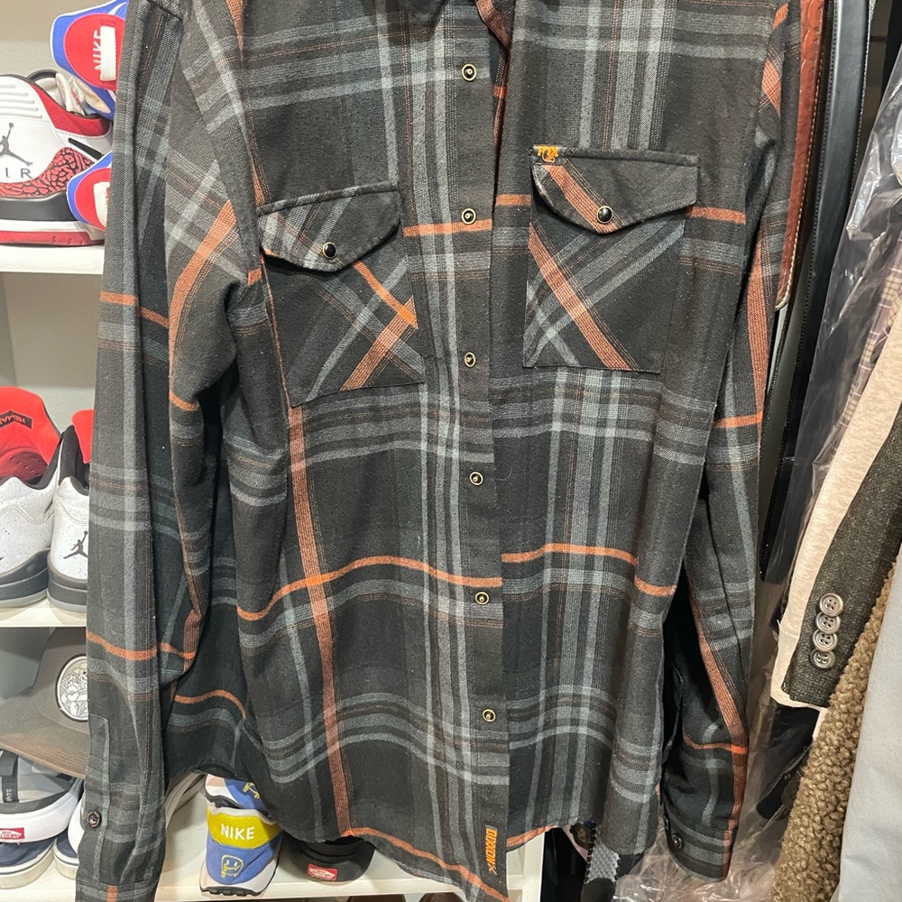 Dixxon fox flannel size large tall.